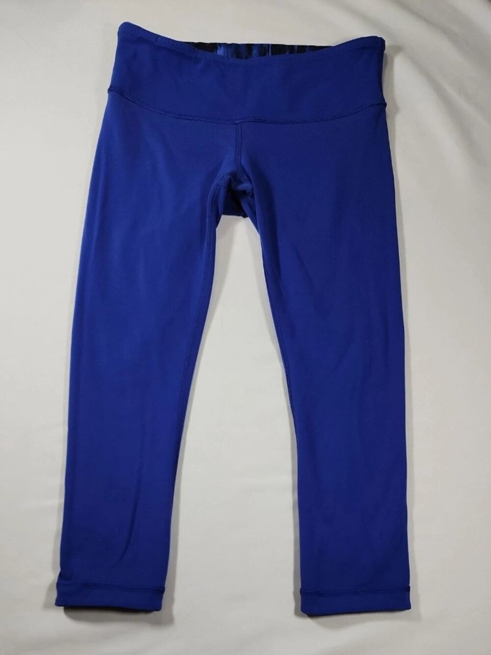 Lululemon Wunder Under Reversible Black/Sapphire Blue 24" Crop Leggings Sz 6 - Picture 5 of 5